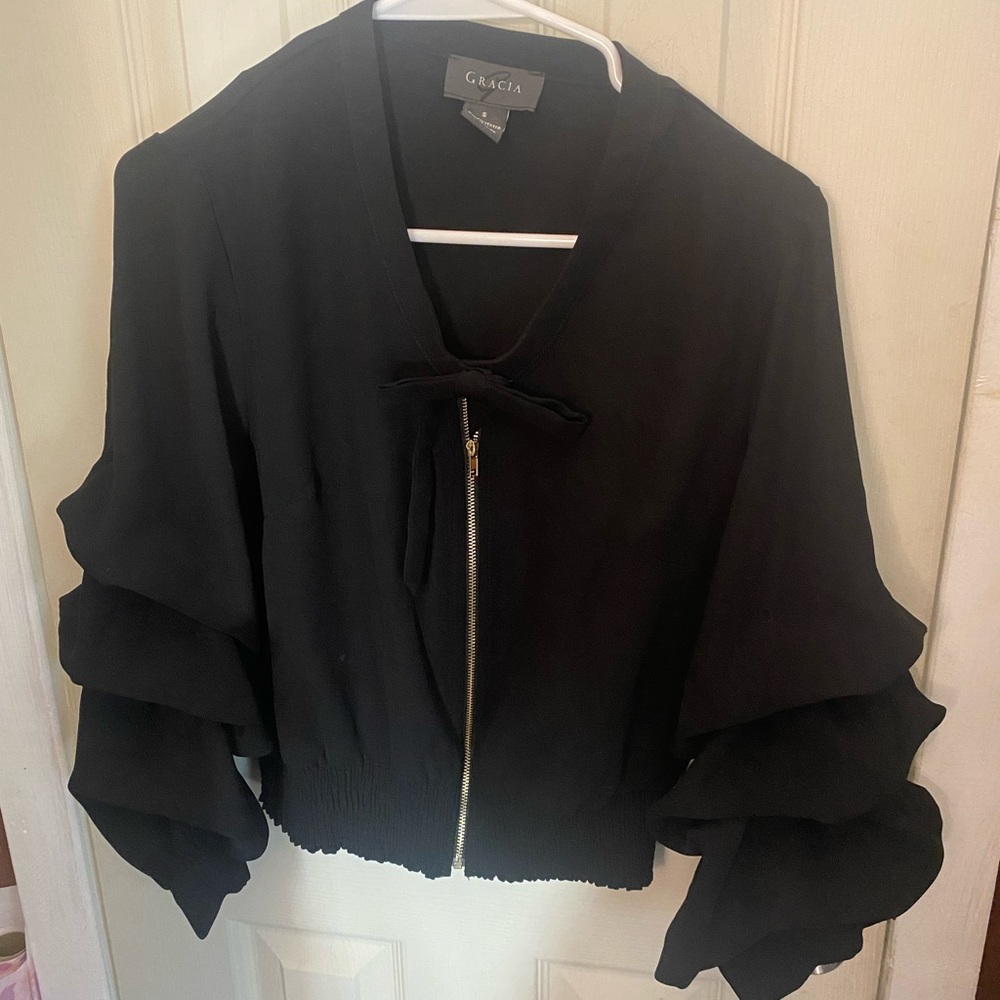 Gracia black 3/4 sleeve zip top with bow tie